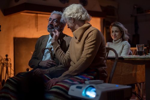 Ana Duato e Imanol Arias en el episodio "Proyecto Abuelos" de 'Cuéntame cómo pasó'