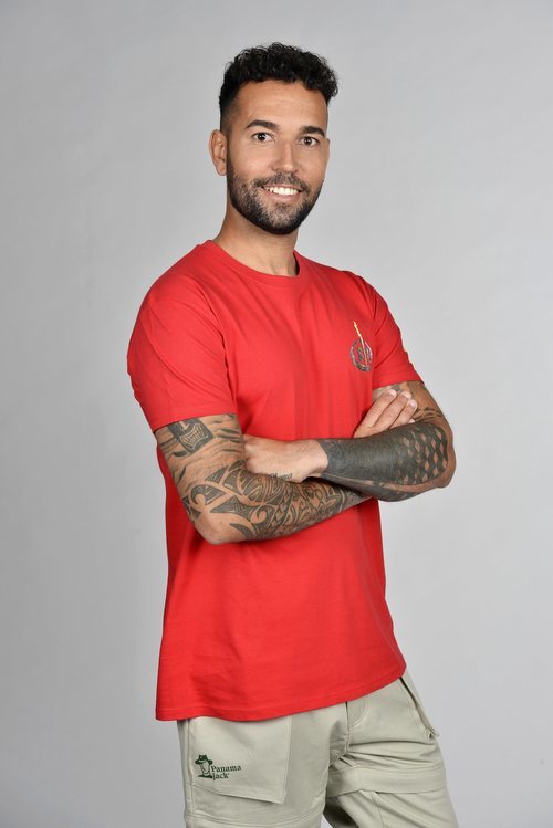 Omar Sánchez posa como concursante de 'Supervivientes 2021'