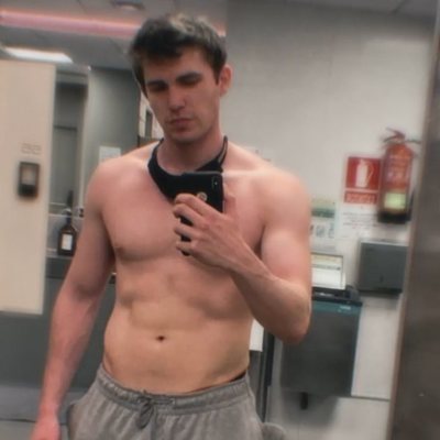 Eric Masip, entrenando sin camiseta