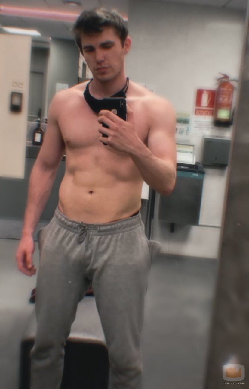 Eric Masip, entrenando sin camiseta