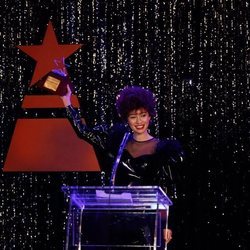 Christian Serratos interpreta a la protagonista de 'Selena: La serie'