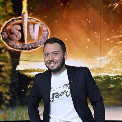 José Antonio Avilés posa en el plató de 'Supervivientes: Conexión Honduras'