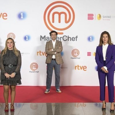 El jurado de 'MasterChef 9' junto a Toñi Prieto y Macarena Rey