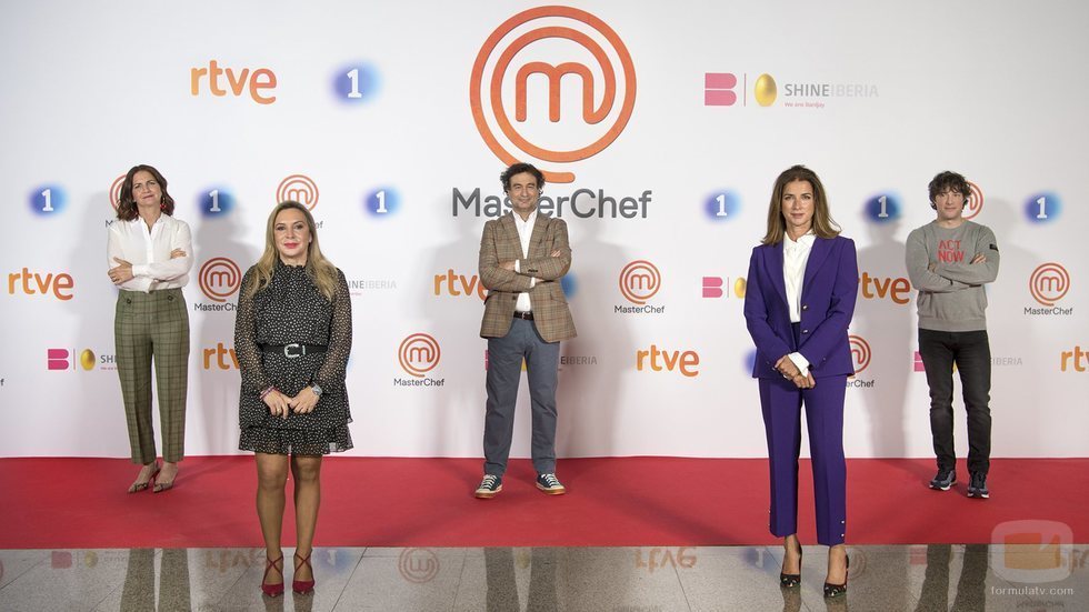 El jurado de 'MasterChef 9' junto a Toñi Prieto y Macarena Rey