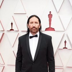 Trent Reznor en la Alfombra Roja de los Oscar 2021