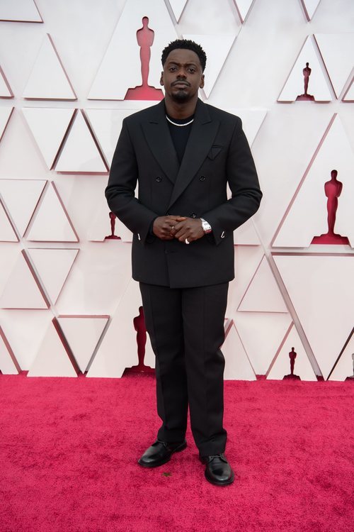 Daniel Kaluuya en la Alfombra Roja de los Oscar 2021