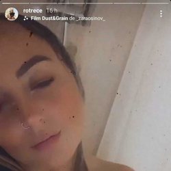 Rocío Flores se desnuda en la ducha