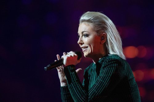 Lesley Roy, representante de Irlanda, en la Semifinal 1 de Eurovisión 2021