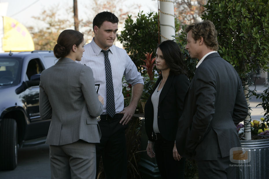 Simon Baker y Robin Tunney en 'El mentalista'