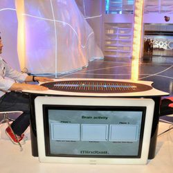 Almudena Cid y Jesús Vázquez juegan a 'Guerra de sesos'