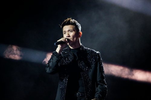 Vincent Bueno, representante de Austria, en la Semifinal 2 de Eurovisión 2021