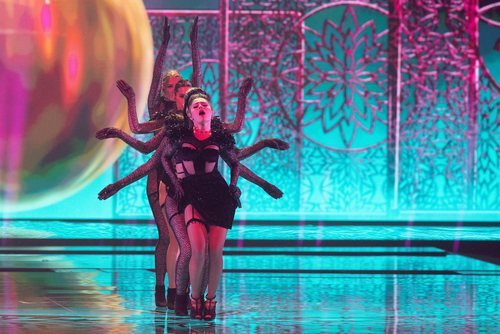 Efendi, representante de Azerbaiyán, en la final de Eurovisión 2021