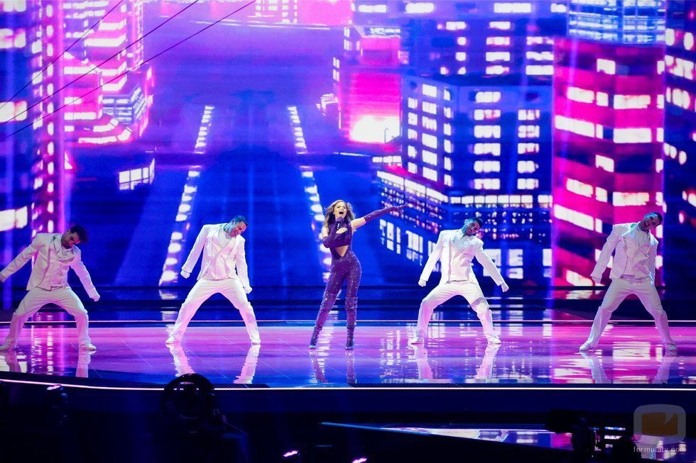 Stefania, representante de Grecia, en la final de Eurovisión 2021