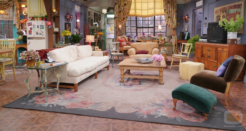 Decorado del salón del piso de Monica y Rachel en 'Friends: The Reunion' 