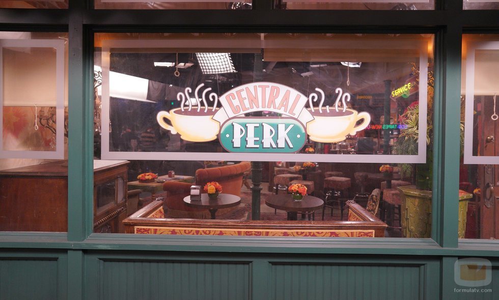 Cartel de Central Perk, la cafetería de 'Friends: The Reunion'