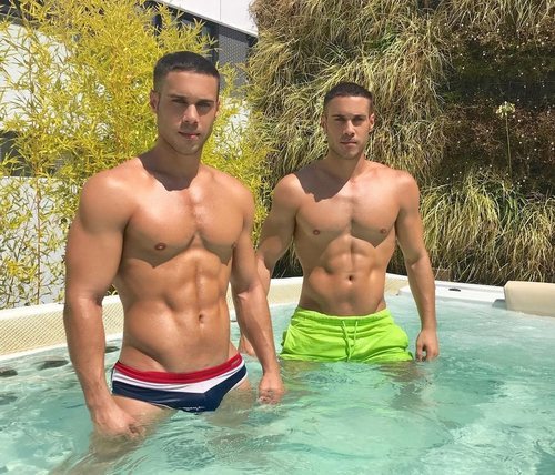 Javier y Sergio Pérez, integrantes del Pit Crew de 'Drag Race España'