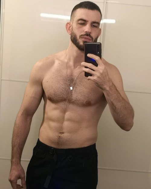 Arthur J. Knight, integrante del Pit Crew de 'Drag Race España'