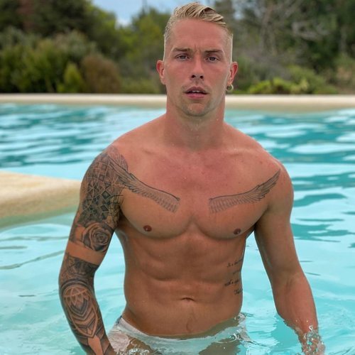 Tomi Mikael, integrante del Pit Crew de 'Drag Race España'