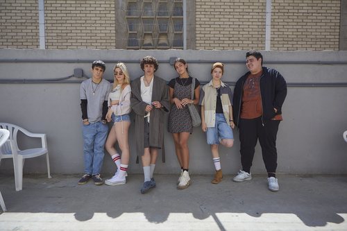 Jacobo Camarena, Alba de Ángel, Son Khoury, Claudia Licari, Leonor Pernas y Manuel Soler en la segunda temporada de 'HIT'