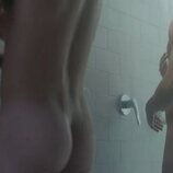 Arón Piper y Manu Ríos, totalmente desnudos en las duchas de 'Élite 4'