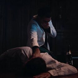 Omar escupe saliva en una escena de sexo con Patrick en 'Élite 4'