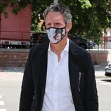 Joaquín Prat, en el tanatorio por la muerte de Mila Ximénez