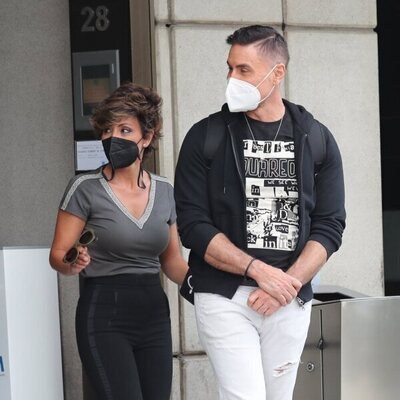 Sonsoles Ónega y Miguel Ángel Nicolás, en el tanatorio por la muerte de Mila Ximénez