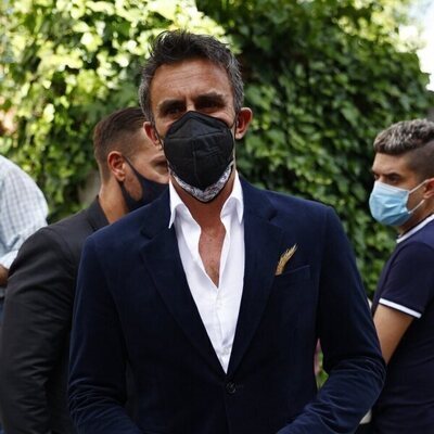 Alonso Caparrós, en el tanatorio por la muerte de Mila Ximénez
