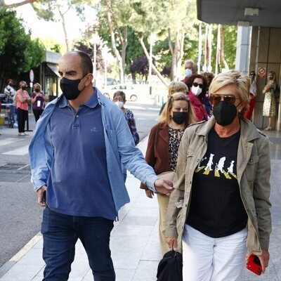 Chelo García-Cortés, en el tanatorio por la muerte de Mila Ximénez