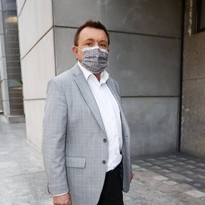 José Manuel Parada, en el tanatorio por la muerte de Mila Ximénez