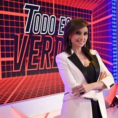 Marta Flich posa en el plató de 'Todo es verdad'