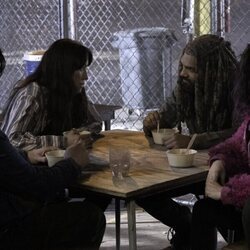Josh McDermitt, Eleanor Matsuura, Khary Payton y Paola Lázaro en la temporada 11 de 'The Walking Dead'