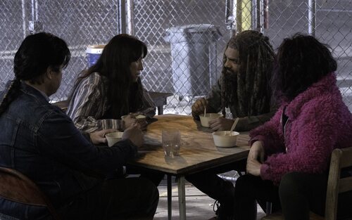 Josh McDermitt, Eleanor Matsuura, Khary Payton y Paola Lázaro en la temporada 11 de 'The Walking Dead'