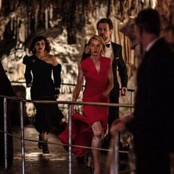 Elen Rhys, Julian Looman y María Fernández Ache en 'The Mallorca Files'