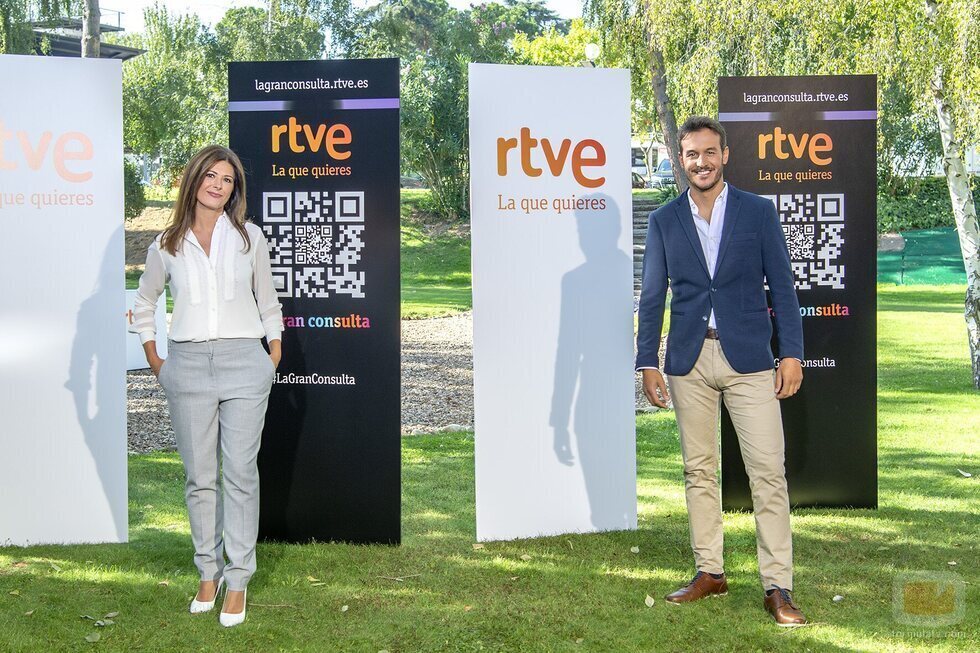Lara Siscar y y Diego Losada en la presentación de la temporada de Informativos 2021-2022 de RTVE