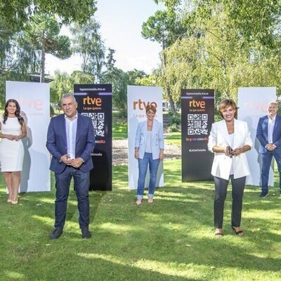Foto grupal en la presentación de Informativos de RTVE de 2021-2022