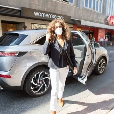 Rosario Flores, llegando a la presentación de 'Lola'