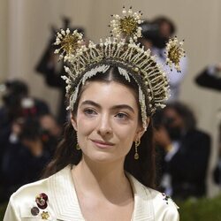 Lorde, coronada en la Gala MET 2021