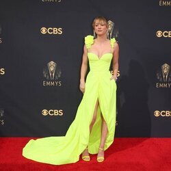 Kaley Cuoco, en la alfombra roja de los Emmy 2021