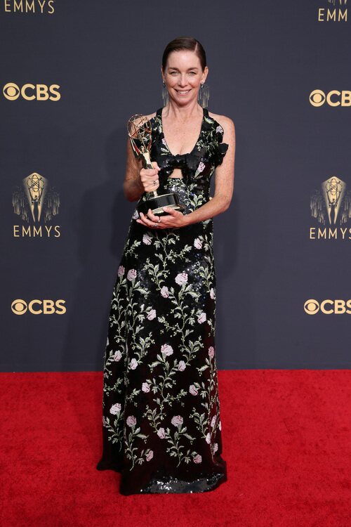 Julianne Nicholson, ganadora del Emmy 2021 a Mejor Actriz de Reparto de una Miniserie