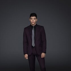 Aaron Dominguez es Oscar en 'Solo asesinatos en el edificio'