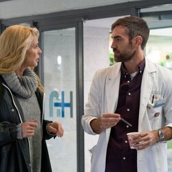 Belén Rueda y Jon Plazaola en la tercera temporada de 'Madres. Amor y vida'