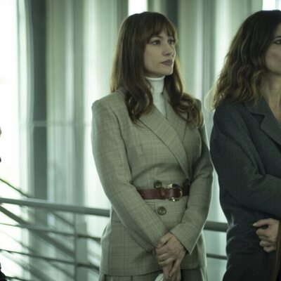 Yulia Demoss, Natalia Verbeke y Maribel Verdú en 'Ana Tramel. El juego'
