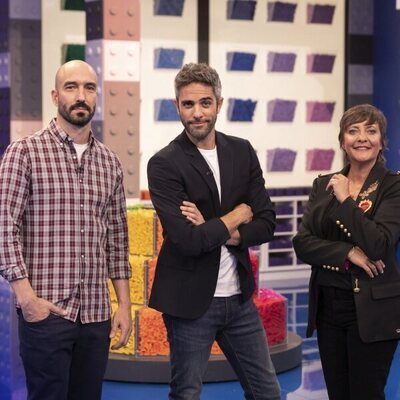Pablo González, Roberto Leal y Eva Hache, presentador y jueces de 'Lego Masters'