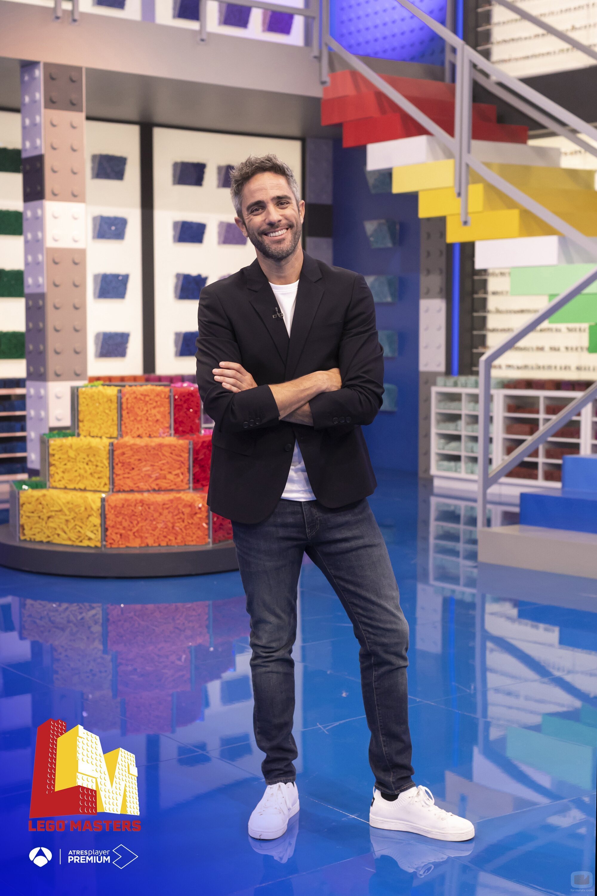 Roberto Leal es el conductor de 'Lego Masters'