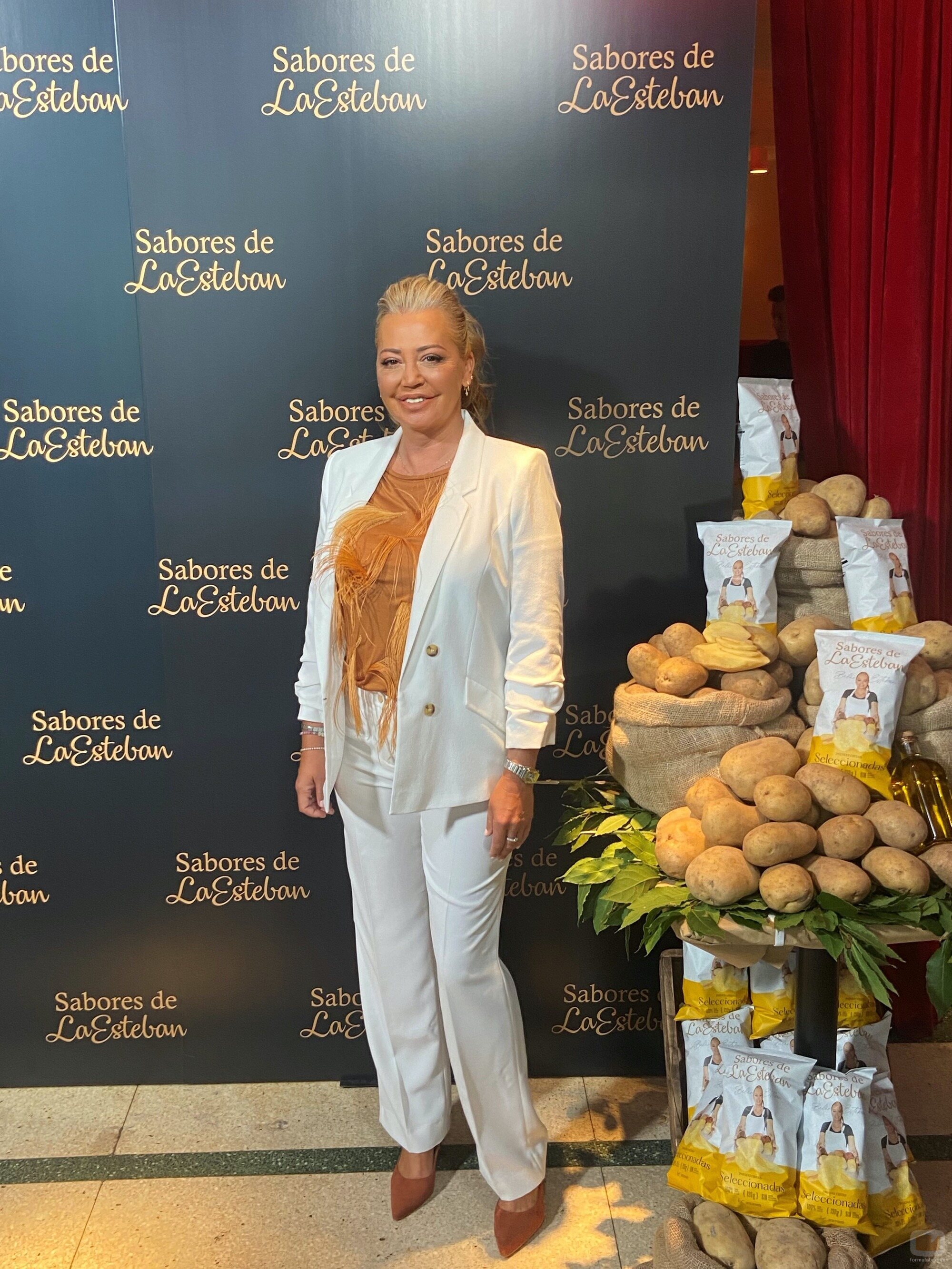 Belén Esteban presenta sus patatas fritas y cremas de verduras