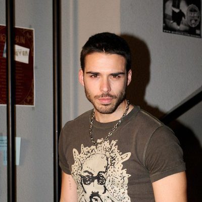 Álex Barahona en una foto promocional para 'Física o Química'