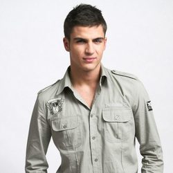 Maxi Iglesias es Cabano en la tercera temporada de 'Física o Química' de Antena 3