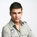 Maxi Iglesias en la piel de Cabano para 'Física o Química'