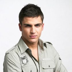 Maxi Iglesias en la piel de Cabano para 'Física o Química'